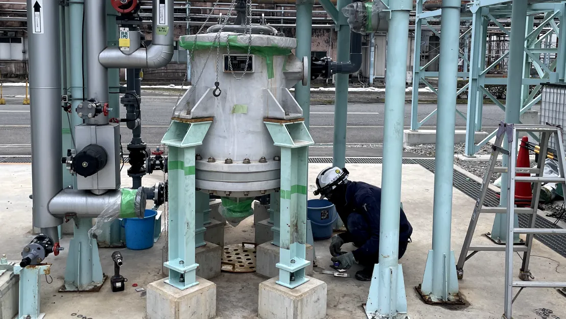 ブラケット設計・据付、機器土台制作